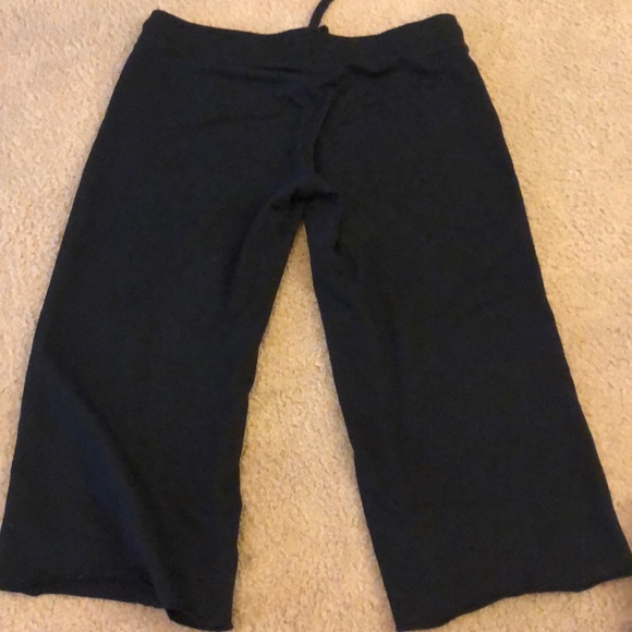 Capri Pants - Picture 2 of 2